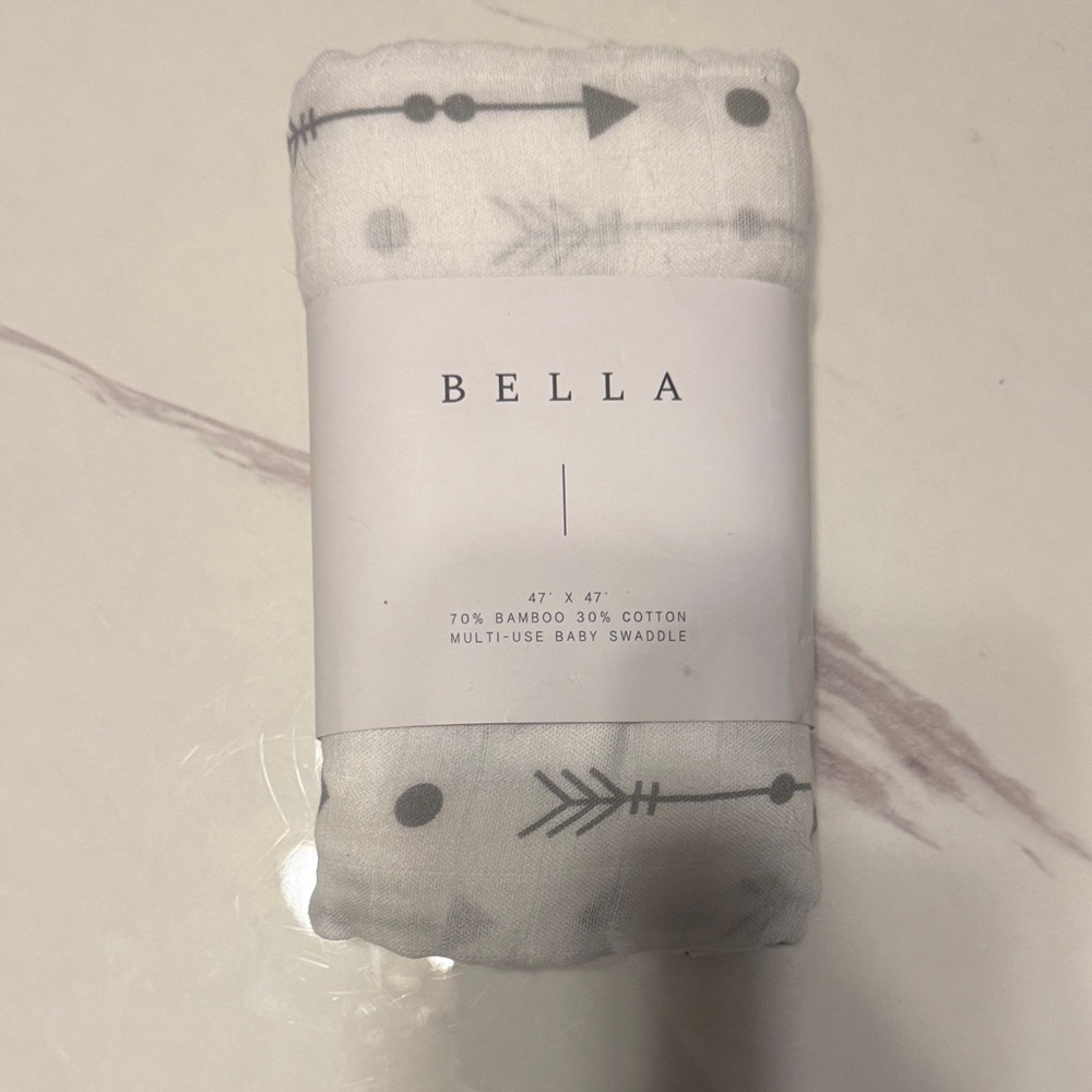 BELLA White Baby Swaddle with Gray Arrow Print